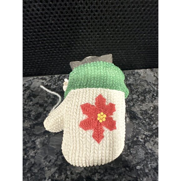 Cute Ceramic Cat Figurines Holding Rose Pink Bow & Green Striped Basket Set - Picture 9 of 16